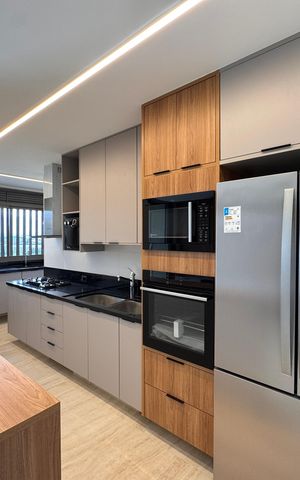 Apartamento para alugar com 130m², 3 quartos e 2 vagas Apartamento para alugar com 130m², 3 quartos e 2 vagasCozinha e Área de Serviço