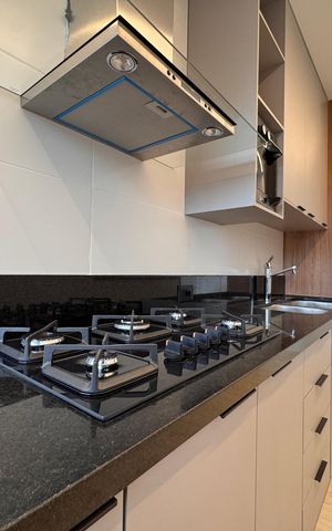 Apartamento para alugar com 130m², 3 quartos e 2 vagas Apartamento para alugar com 130m², 3 quartos e 2 vagasCozinha e Área de Serviço