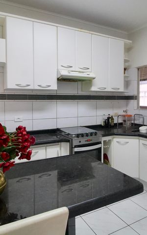 Apartamento à venda com 200m², 3 quartos e 2 vagas Apartamento à venda com 200m², 3 quartos e 2 vagasCozinha