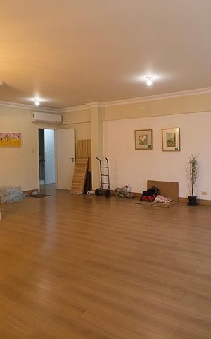 Apartamento à venda com 200m², 3 quartos e 2 vagas Apartamento à venda com 200m², 3 quartos e 2 vagasSala