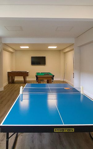 Apartamento à venda com 200m², 3 quartos e 2 vagas Apartamento à venda com 200m², 3 quartos e 2 vagasÁrea comum - Jogos