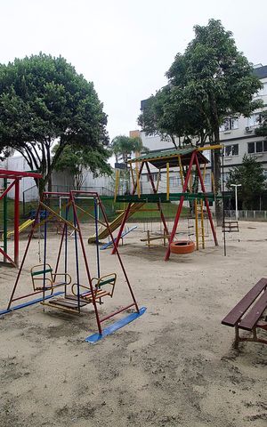Apartamento à venda com 200m², 3 quartos e 2 vagas Apartamento à venda com 200m², 3 quartos e 2 vagasÁrea comum - Playground