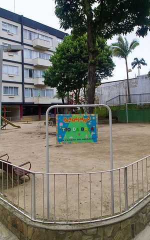 Apartamento à venda com 200m², 3 quartos e 2 vagas Apartamento à venda com 200m², 3 quartos e 2 vagasÁrea comum - Playground