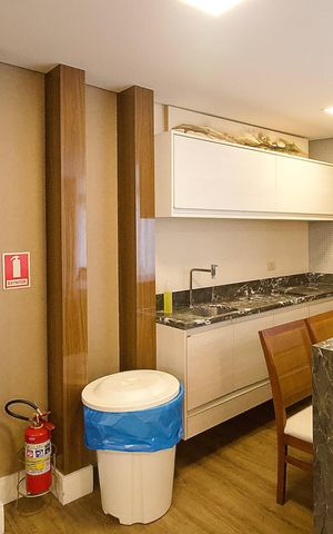 Apartamento à venda com 200m², 3 quartos e 2 vagas Apartamento à venda com 200m², 3 quartos e 2 vagasÁrea comum - Salão de festas