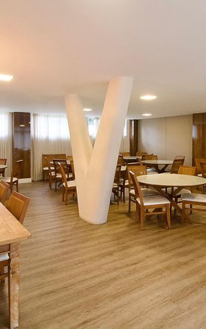 Apartamento à venda com 200m², 3 quartos e 2 vagas Apartamento à venda com 200m², 3 quartos e 2 vagasÁrea comum - Salão de festas