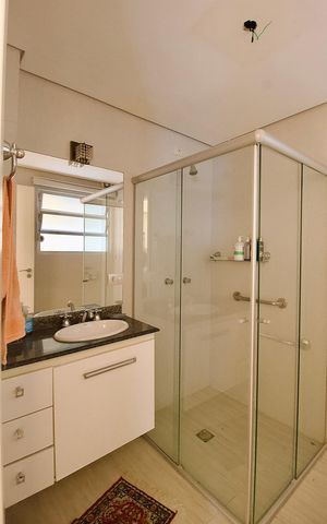 Apartamento à venda com 200m², 3 quartos e 2 vagas Apartamento à venda com 200m², 3 quartos e 2 vagasBanheiro
