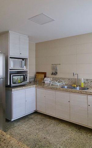 Apartamento à venda com 200m², 3 quartos e 2 vagas Apartamento à venda com 200m², 3 quartos e 2 vagasÁrea comum - Salão de festas