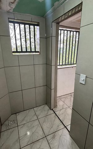 Casa à venda com 126m², 2 quartos e 1 vaga Casa à venda com 126m², 2 quartos e 1 vagaBanheiro quartinho