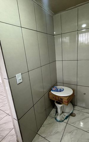 Casa à venda com 126m², 2 quartos e 1 vaga Casa à venda com 126m², 2 quartos e 1 vagaBanheiro quartinho
