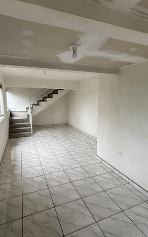 Casa à venda com 126m², 2 quartos e 1 vaga Casa à venda com 126m², 2 quartos e 1 vagaQuartinho