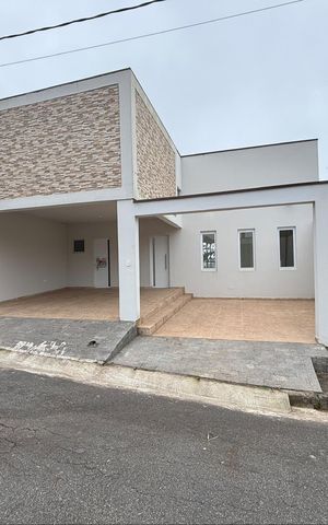 Casa à venda com 126m², 2 quartos e 1 vaga Casa à venda com 126m², 2 quartos e 1 vagaFachada