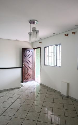 Casa para alugar com 160m², 3 quartos e 2 vagasSala