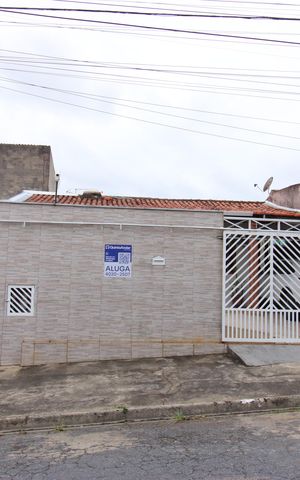 Casa para alugar com 190m², 2 quartos e 3 vagasFachada