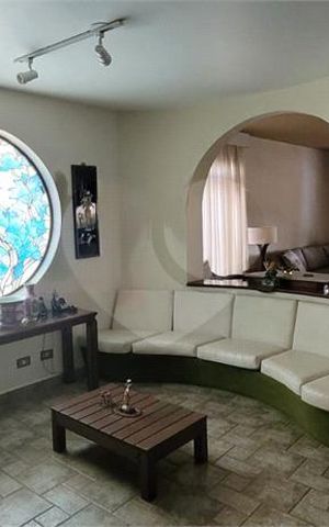 Casa à venda com 813m², 5 quartos e 4 vagas