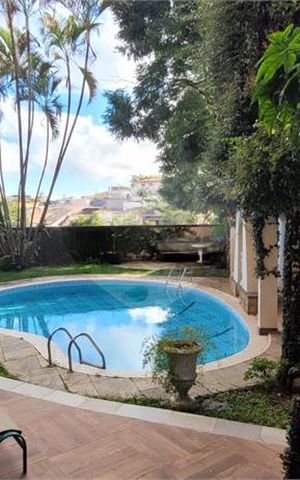 Casa à venda com 813m², 5 quartos e 4 vagas