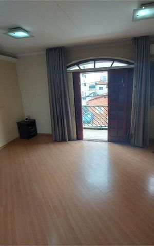 Casa à venda com 156m², 6 quartos e 2 vagas