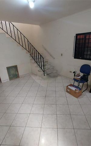 Casa à venda com 156m², 6 quartos e 2 vagas