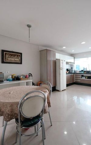 Casa à venda com 119m², 3 quartos e 3 vagasCozinha e Área de Serviço