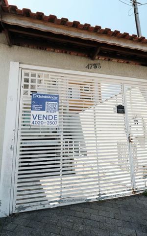 Casa à venda com 119m², 3 quartos e 3 vagasFachada