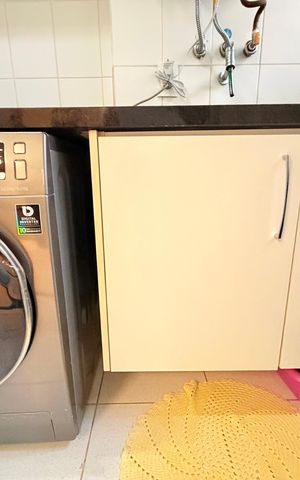 Apartamento à venda com 130m², 3 quartos e 2 vagas Apartamento à venda com 130m², 3 quartos e 2 vagasLavanderia