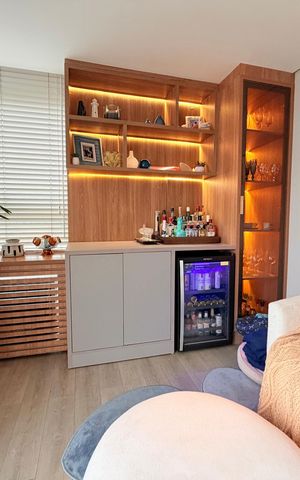 Apartamento à venda com 130m², 3 quartos e 2 vagas Apartamento à venda com 130m², 3 quartos e 2 vagasVaranda