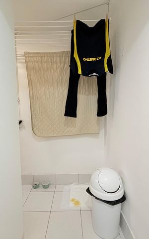 Apartamento à venda com 130m², 3 quartos e 2 vagas Apartamento à venda com 130m², 3 quartos e 2 vagasLavanderia