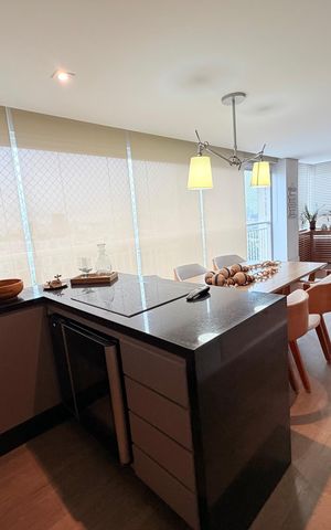 Apartamento à venda com 130m², 3 quartos e 2 vagas Apartamento à venda com 130m², 3 quartos e 2 vagasVaranda
