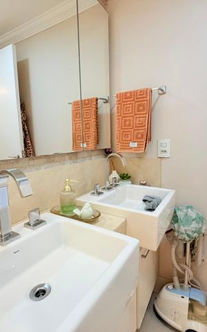 Apartamento à venda com 130m², 3 quartos e 2 vagas Apartamento à venda com 130m², 3 quartos e 2 vagasBanheiro 1
