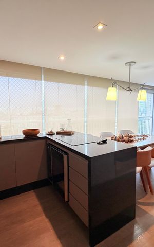 Apartamento à venda com 130m², 3 quartos e 2 vagas Apartamento à venda com 130m², 3 quartos e 2 vagasVaranda