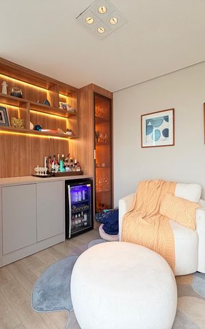 Apartamento à venda com 130m², 3 quartos e 2 vagas Apartamento à venda com 130m², 3 quartos e 2 vagasVaranda