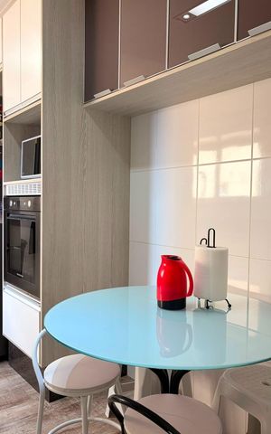 Apartamento à venda com 182m², 3 quartos e 3 vagas Apartamento à venda com 182m², 3 quartos e 3 vagasCozinha