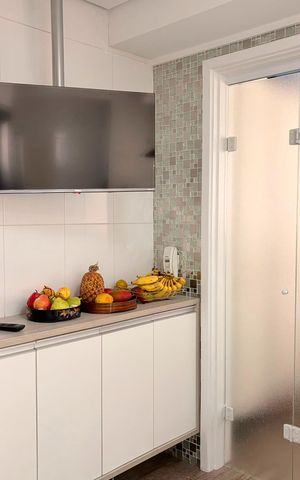 Apartamento à venda com 182m², 3 quartos e 3 vagas Apartamento à venda com 182m², 3 quartos e 3 vagasCozinha