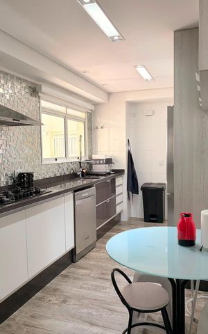Apartamento à venda com 182m², 3 quartos e 3 vagas Apartamento à venda com 182m², 3 quartos e 3 vagasCozinha