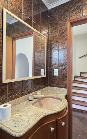 Casa à venda com 187m², 3 quartos e 3 vagas Casa à venda com 187m², 3 quartos e 3 vagasLavabo