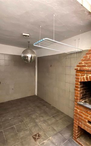 Casa à venda com 200m², 2 quartos e 2 vagas
