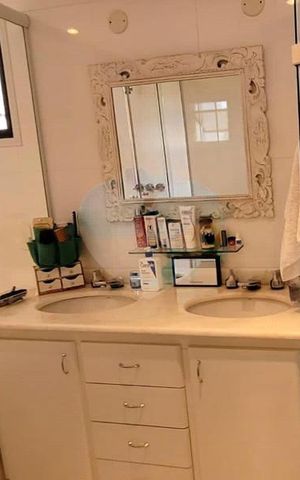 Apartamento à venda com 235m², 4 quartos e 3 vagas