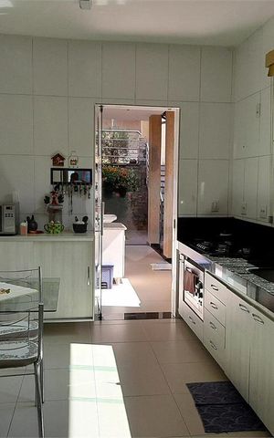 Casa à venda com 285m², 3 quartos e 2 vagas