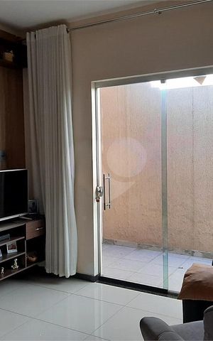 Casa à venda com 285m², 3 quartos e 2 vagas