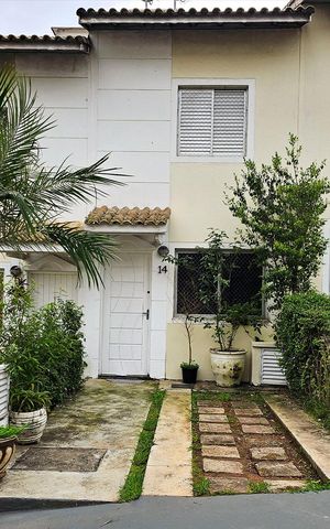 Casa de condomínio para alugar com 110m², 2 quartos e 1 vaga Casa de condomínio para alugar com 110m², 2 quartos e 1 vagaFachada