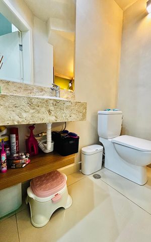 Casa de condomínio à venda com 134m², 3 quartos e 2 vagasLavabo 