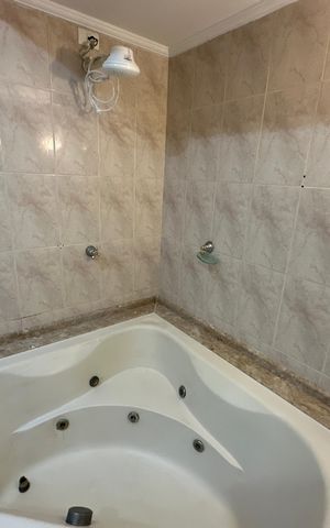 Apartamento para alugar com 130m², 2 quartos e 1 vaga Apartamento para alugar com 130m², 2 quartos e 1 vagaBanheiro da Suíte
