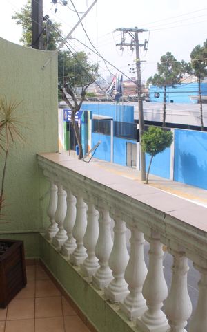 Casa à venda com 186m², 3 quartos e 2 vagasVaranda