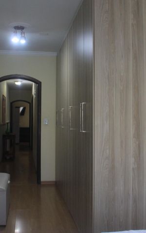 Casa à venda com 186m², 3 quartos e 2 vagasSuíte