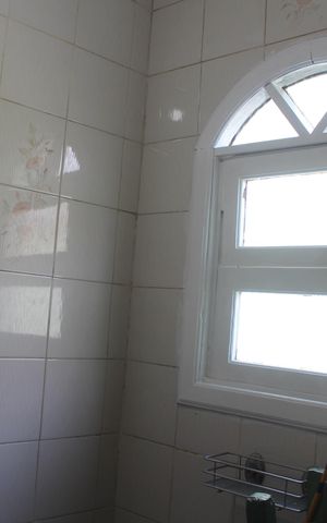 Casa à venda com 186m², 3 quartos e 2 vagasBanheiro 3