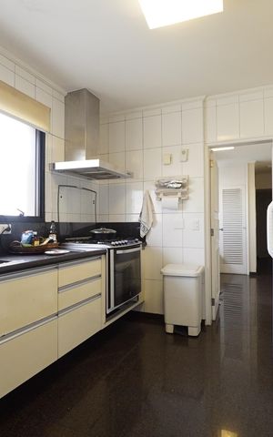 Apartamento à venda com 240m², 3 quartos e 4 vagasCozinha