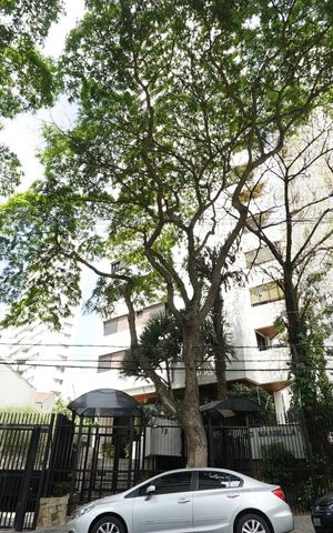Apartamento à venda com 240m², 3 quartos e 4 vagasFachada