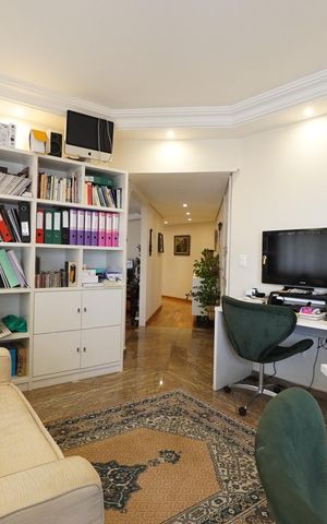 Apartamento à venda com 240m², 3 quartos e 4 vagasEscritório