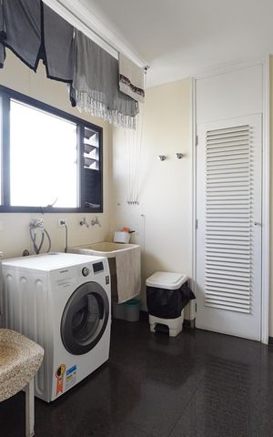 Apartamento à venda com 240m², 3 quartos e 4 vagasÁrea de Serviço