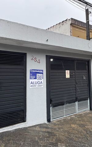Casa para alugar com 60m², 1 quarto e 1 vaga Casa para alugar com 60m², 1 quarto e 1 vagaFachada