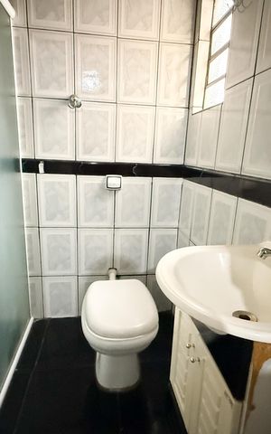 Casa para alugar com 100m², 3 quartos e sem vaga Casa para alugar com 100m², 3 quartos e sem vagaBanheiro